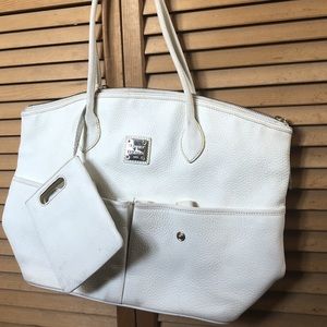 Used white Dooney & Bourke handbag!